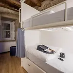 Bluesock Hostel *